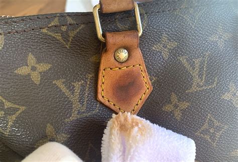 pulizia louis vuitton|louis vuitton purse lining cleaning.